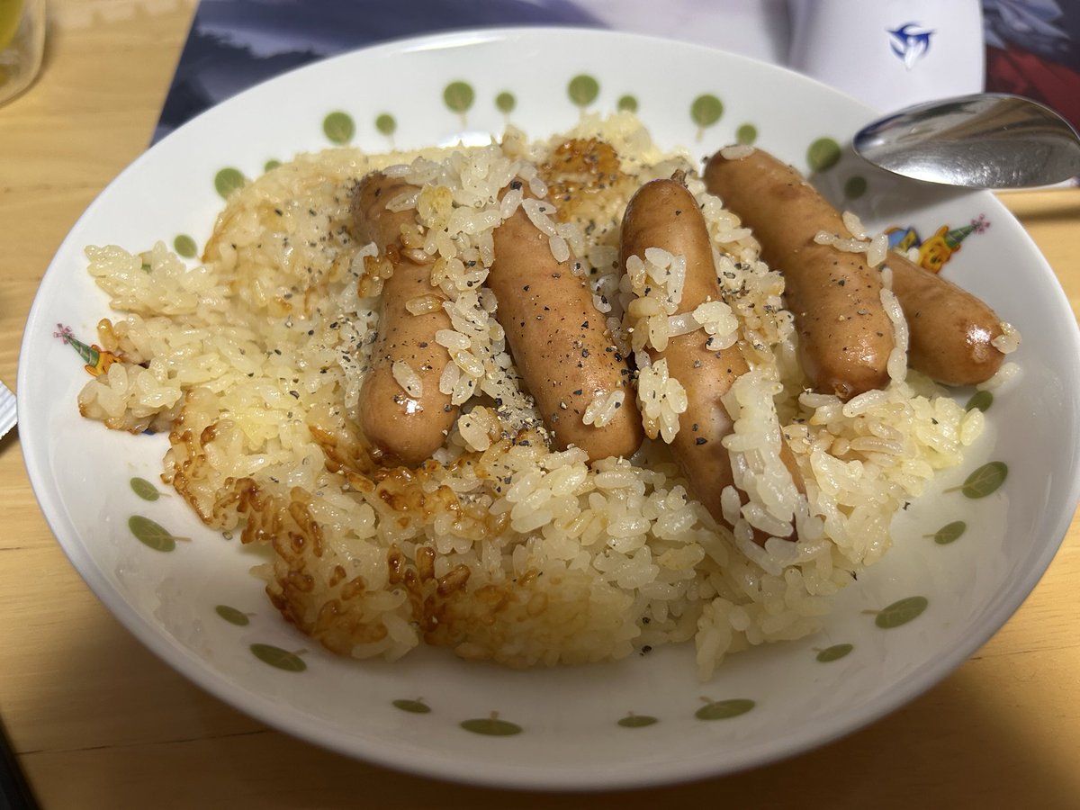AlllFieee's tweet photo. りゅうじ飯が美味そうすぎる😋 https://t.co/PUFRpjmA1f