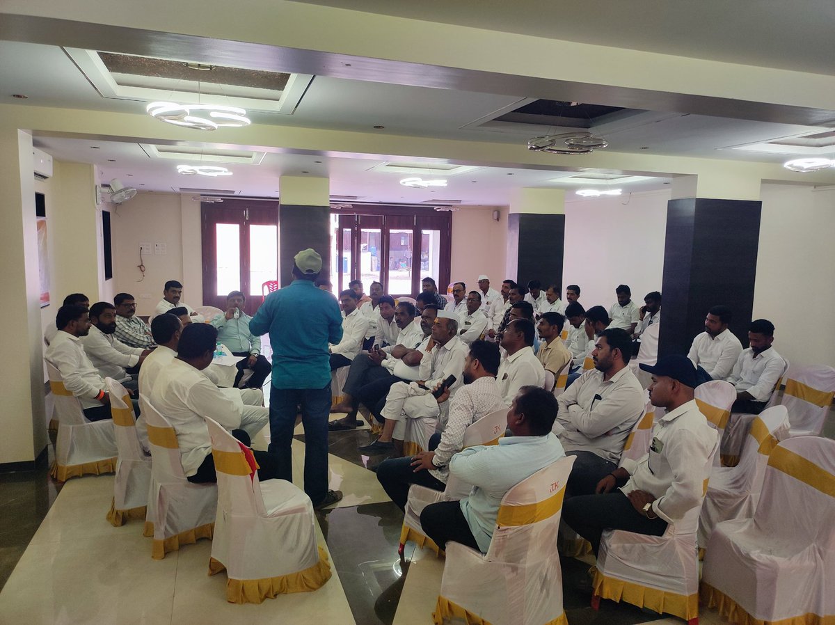 mukundsingar's tweet photo. नुकत्याच झालेल्या निर्धार बैठकीत नूतन जिल्हाप्रमुख यांच्या कार्यपद्धतीला कंटाळून माझ्यासह शेकडो शिवसैनिक यांनी दिले सामूहिक राजीनामे - शिवसैनिकांचा निर्धार https://t.co/RfIaAEhWAM