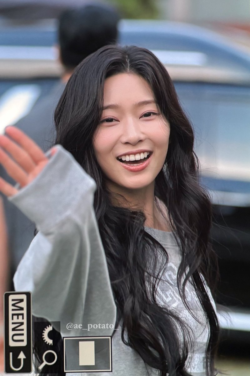 ae_potato_'s tweet photo. 260627 

고생했어요🥹🥹

#김민주 #민주 #KIMMINJU #ミンジュ #아이즈원 #IZONE https://t.co/irdE4U1QLU