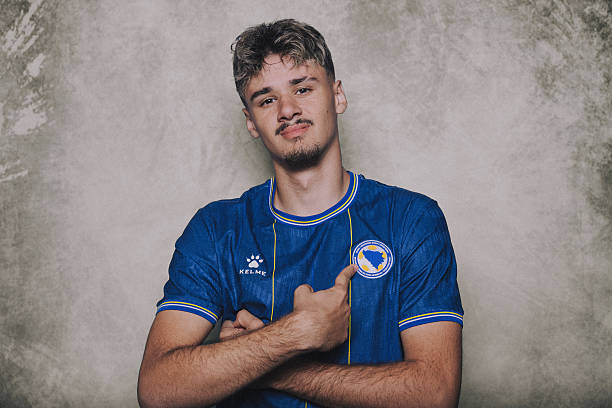 MilanPosts's tweet photo. 📑 @PietroMazzara in @TuttoSport this morning: The Rossoneri are also interested in Kerim Alajbegović, the highly rated Bosnian talent owned by Bayer Leverkusen. https://t.co/oUvMiy2Tx1
