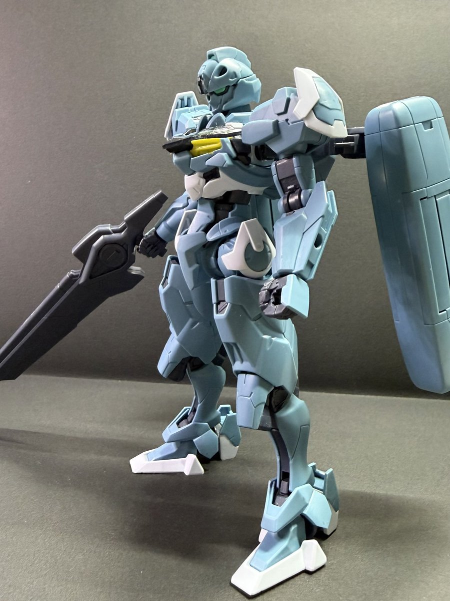 EditorMan_hira's tweet photo. HG水星の魔女「量産型ルブリス」商品作例のように制作しました。
HGなのになかなかのパーツ数になってました。
4枚目はパチ組です。
#プラモデル https://t.co/XDBtYvJPta