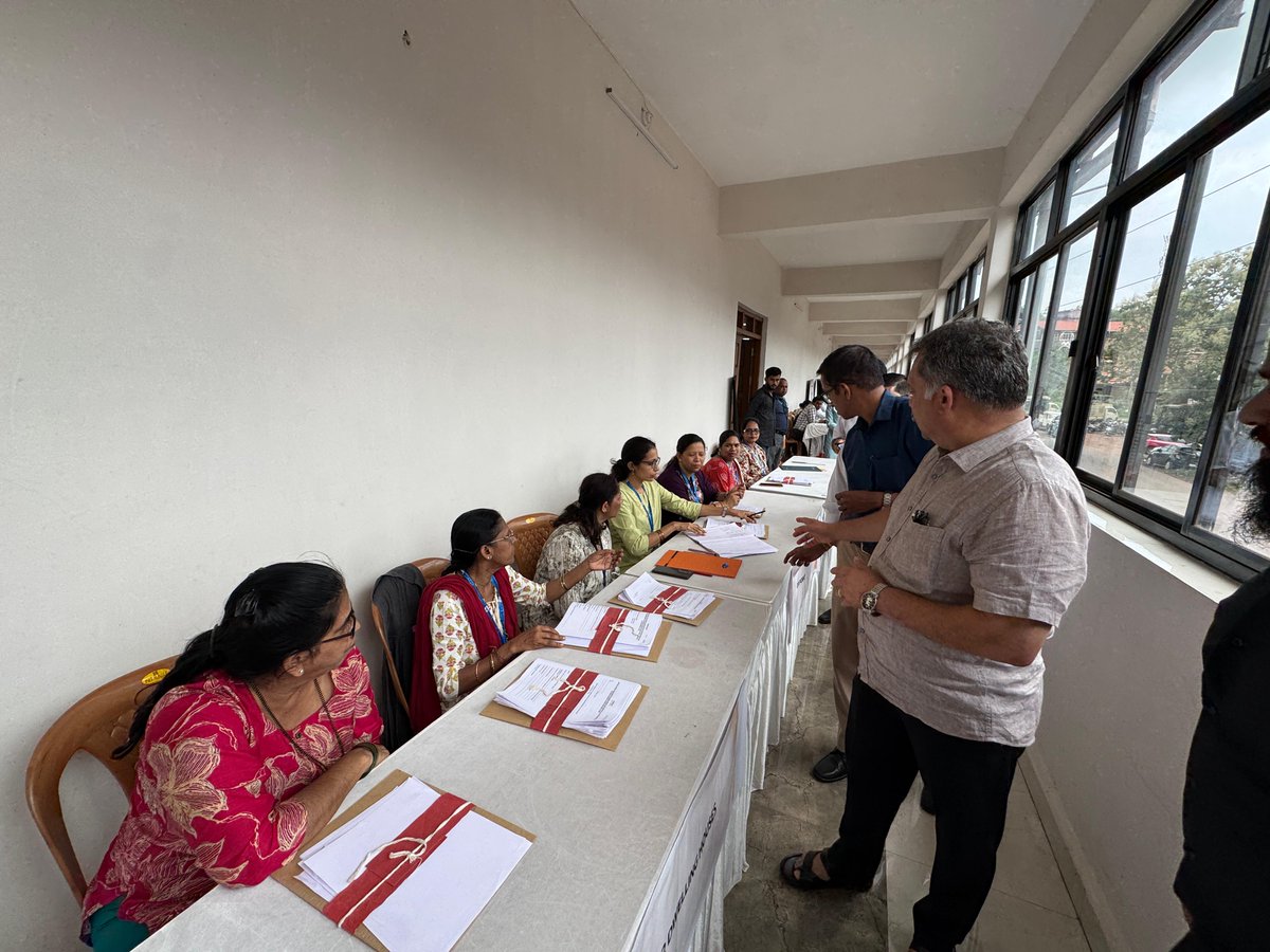KushavatiGoa's tweet photo. Beneficiaries availed services through dedicated counters under #JanKalyanShibir, including the Mhaje Ghar Scheme and the Pre-Kharif Campaign. 

The initiative provided information, guidance and on-the-spot assistance for various government welfare schemes. https://t.co/oQmulsfIU0