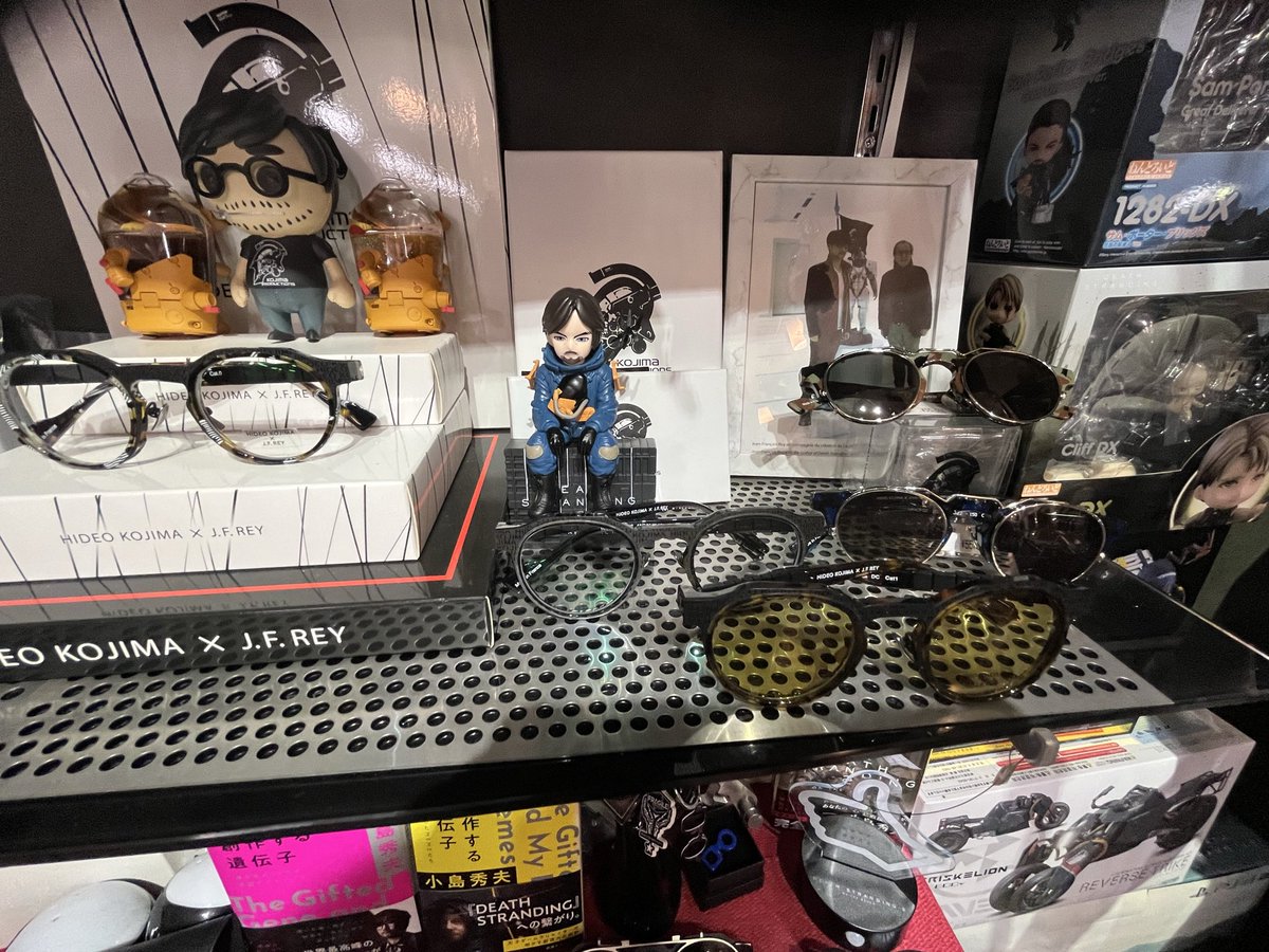 RECONGUISTAIN_G's tweet photo. もちろん、 コジプロコラボモデルも完備
#KOJIMAPRODUCTIONS 
 #JFREY https://t.co/SktANuVOnP
