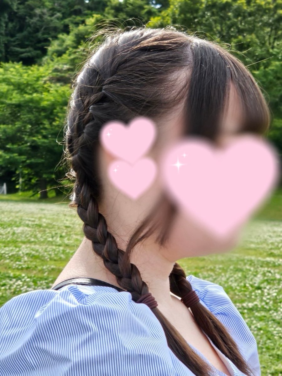 rain_bow017's tweet photo. 2年前、今より8kgくらい太ってたのもあるけど顎下脂肪吸引してほんっっっと大満足🥹💓向き逆だけどどっちもスマホ外カメノーマルカメラ🙂‍↕️
←Before         
                                                          After→ https://t.co/7QgLN1nXZB