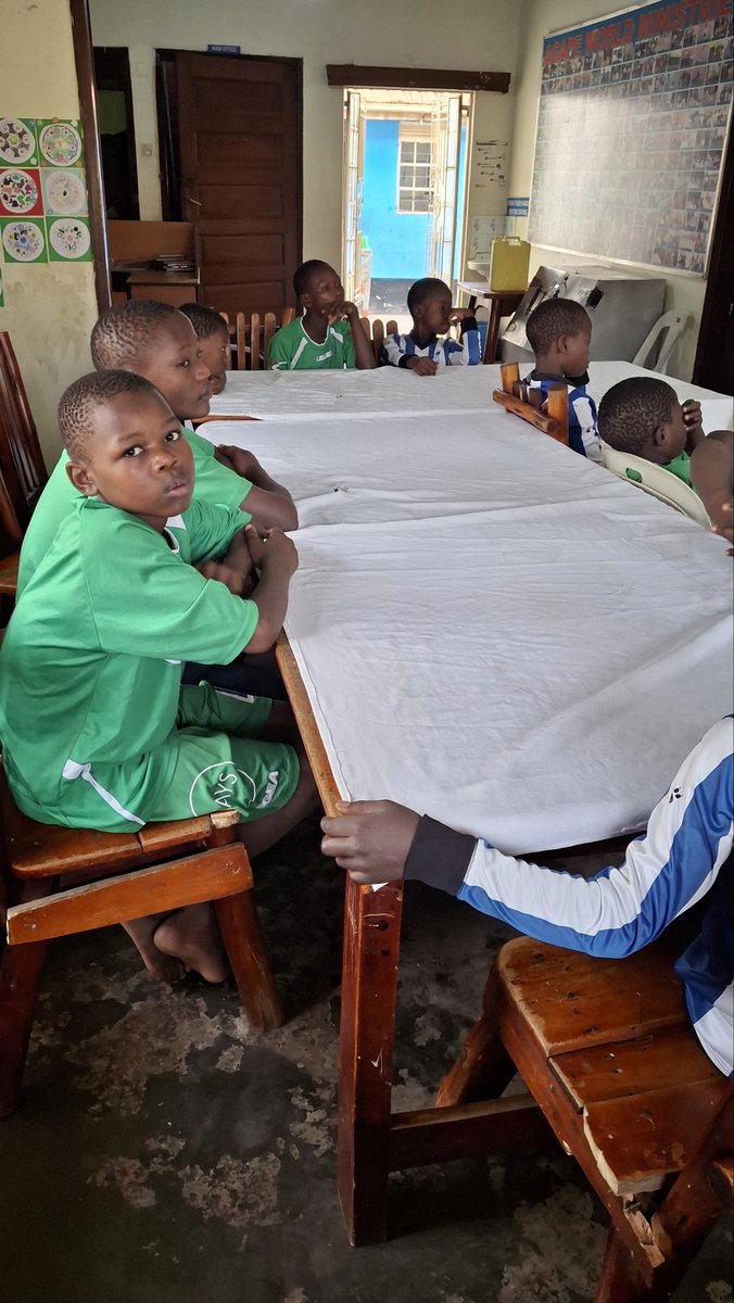 bridgebuilders9's tweet photo. Today Bridge Builders Uganda conducted a follow-up visit to street children being rehabilitated at Agape World Ministries. This was done to support them understand their child's rights as they are soon being reintegrated into their families and communities. https://t.co/DUM0W8h4c9
