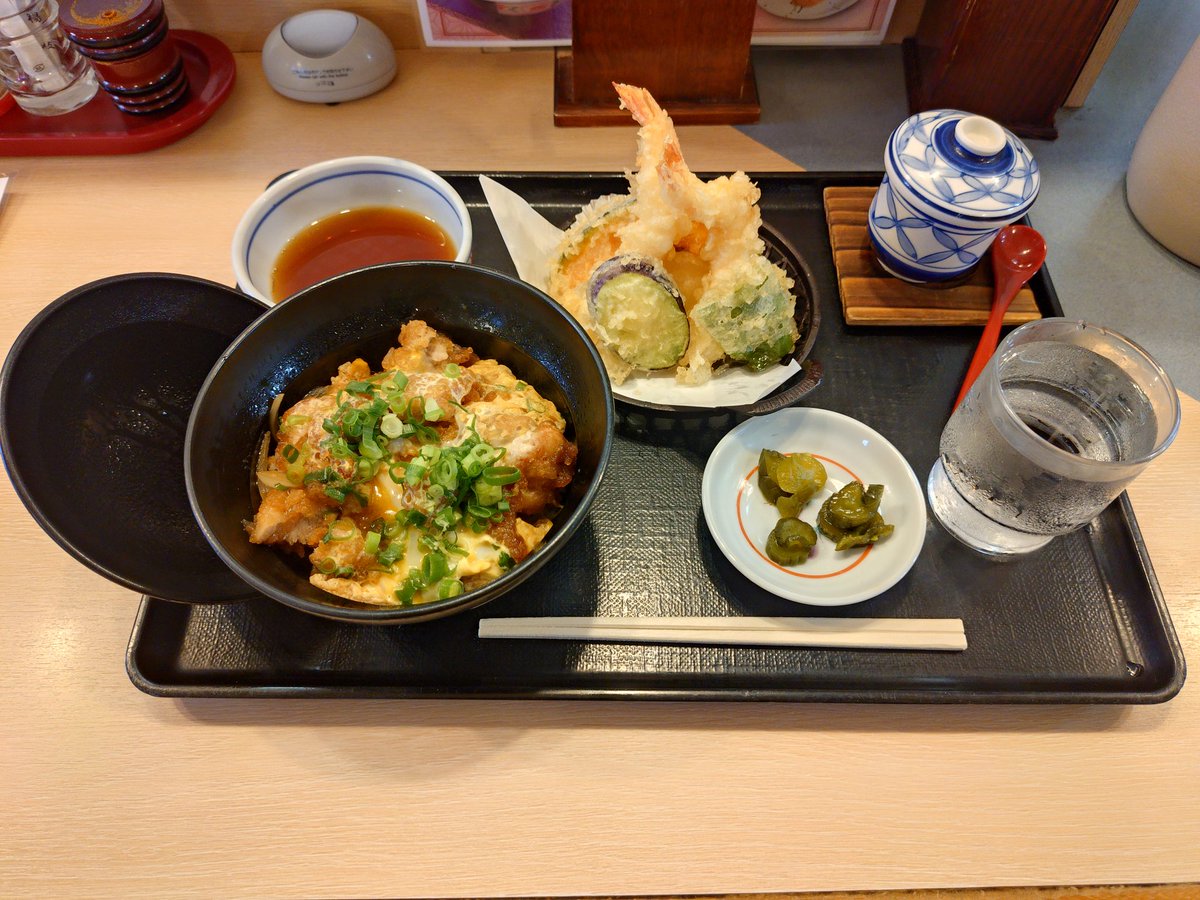 AS_sam_DL's tweet photo. 誕生日のランチに行ってきたよ(´～｀)ﾓｸﾞﾓｸﾞ https://t.co/mHbqgeloTf