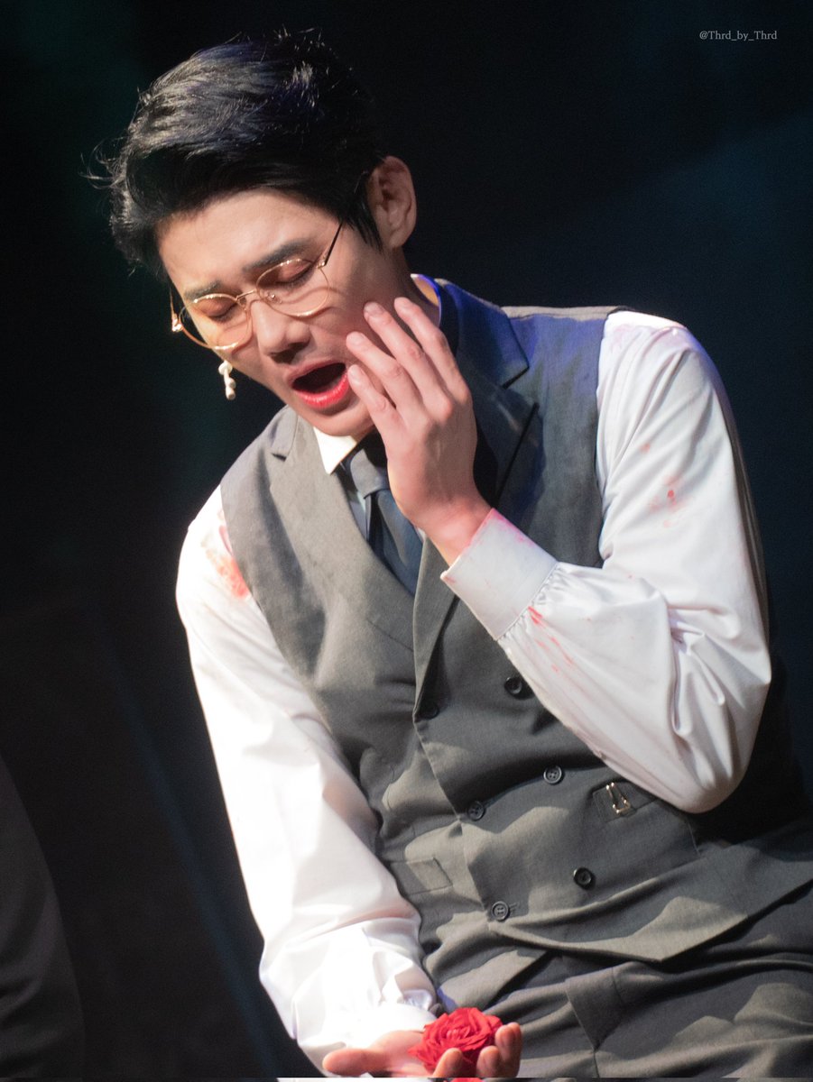 Thrd_by_Thrd's tweet photo. I 260627 15:00
I 뮤지컬 #브라더스까라마조프
I 스페셜커튼콜 "장롱 안에서"
I 이반 役 #유승현 배우님
I 알료샤 役 #황민수 배우님

눈 뜨면 여느 나비와 다름없네
그는 소리 내지 않고 또 운다네
그가 내 얼굴을 만질 때
#브라더스까라마조프 #대학로최고의가족뮤지컬 https://t.co/fequN03osw