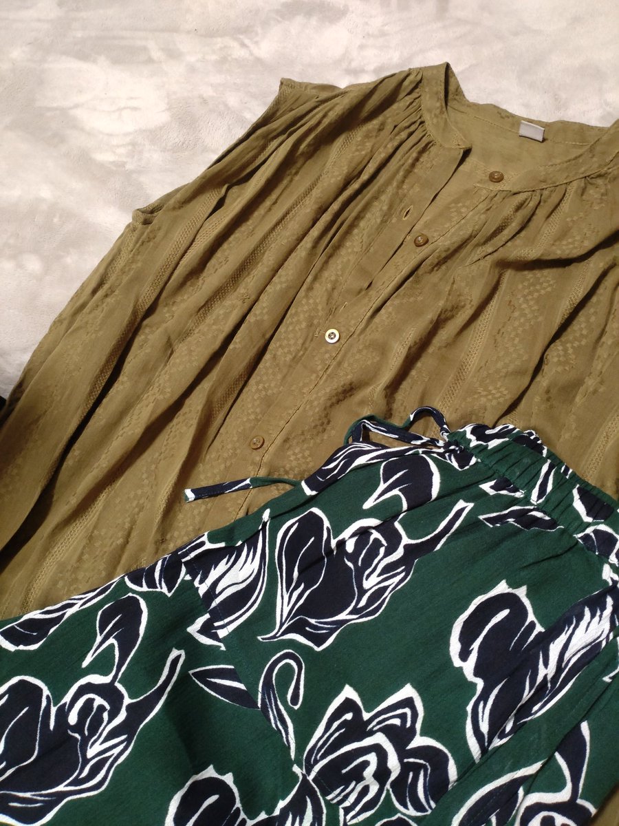 262626ai's tweet photo. エスニック✕イエベ秋冬の買い物。むげん堂良きかな。 https://t.co/EmWfDztxVL