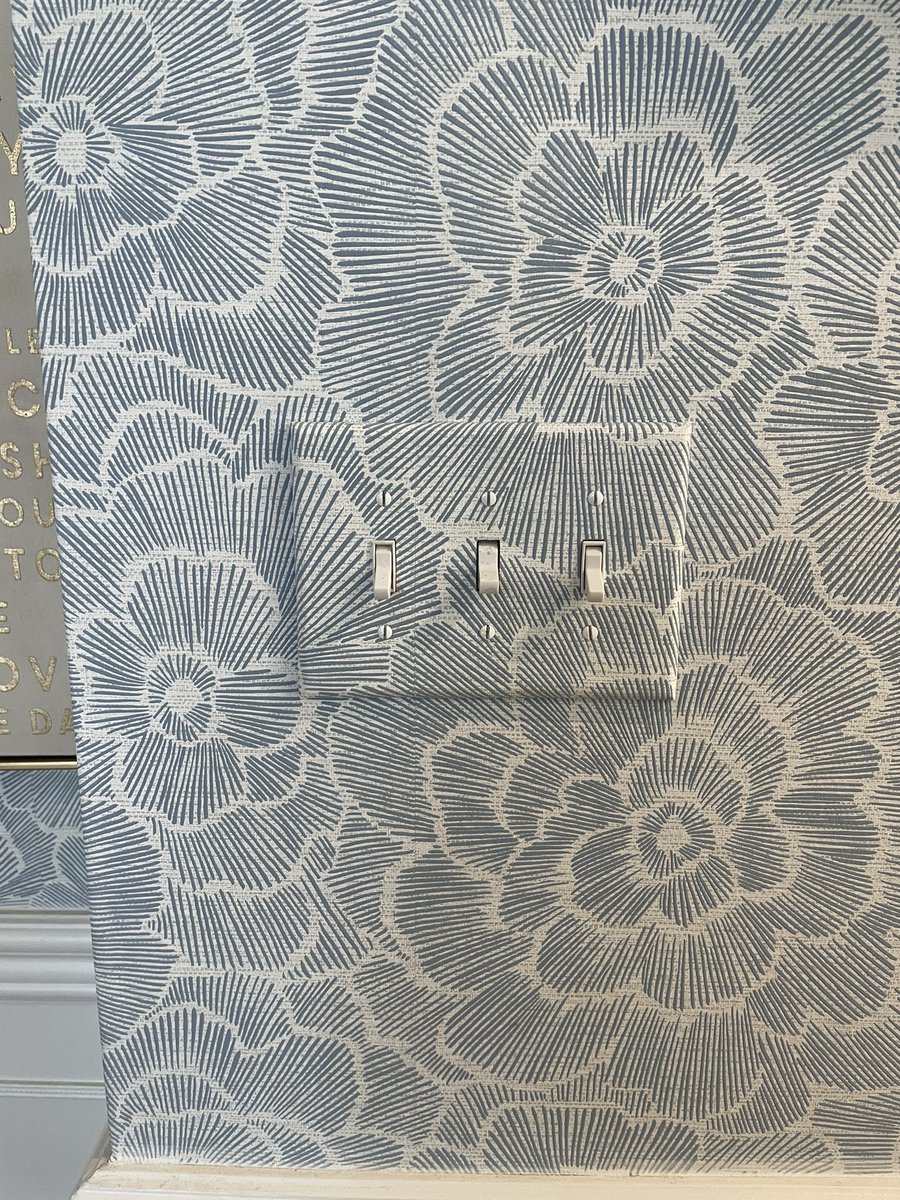 johnbennerco's tweet photo. Wallpaper Install-This came out great. The pattern works really well with the white millwork and the natural oak floors, it adds character without making the foyer feel busy.
.
#johnbennercompany #painting #paperhanging #familybusiness #since1889 https://t.co/eCQ1IRaYTK