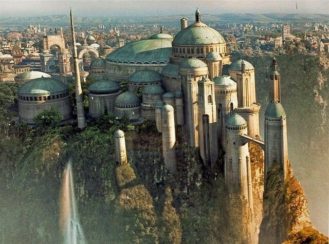 taskmasterfan's tweet photo. star wars makes urban life seem so interesting and diverse https://t.co/PSkUWB97aJ