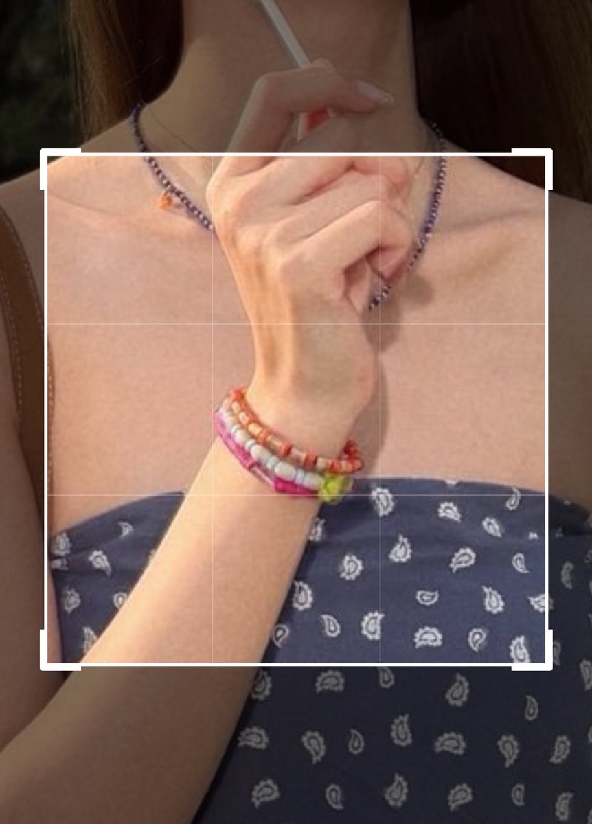 namtancutiepie's tweet photo. the lesbian color on her wrist😍😍 https://t.co/CggBdxF2rb