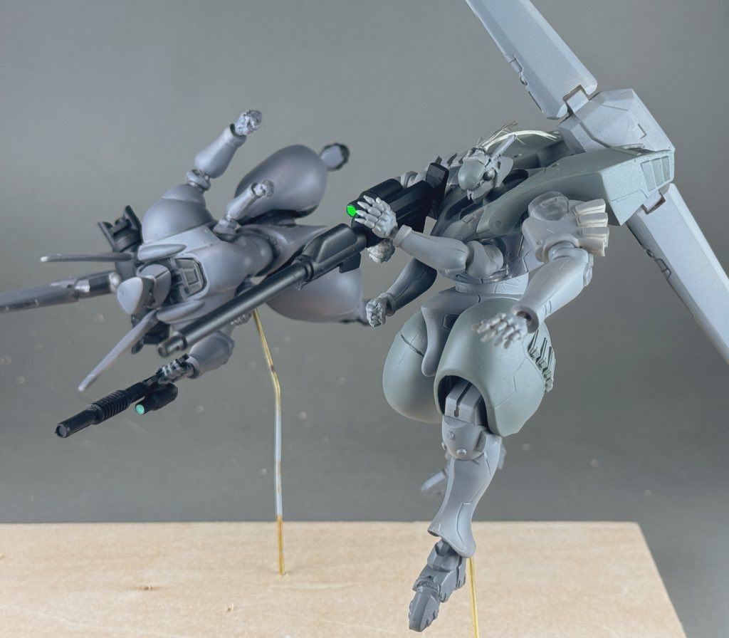 musuke_twit's tweet photo. ランドメイトコレクション別ショット
ランドメイトは関節で分かれたフリーポーズ仕様です。可動モデルではありません。
あの見開きの再現とか、色々遊べると思いますので是非ぜひ。
ギュゲスDはハッチも開きます。 https://t.co/ezKMIOnGsl