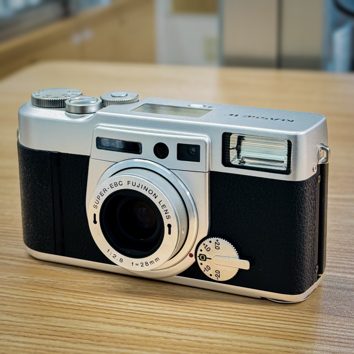 フィルムカメラ SUPER-EBC FUJINON 28mm Great Camera Available. FUJIFILM KLASSE W A premium point & shoot