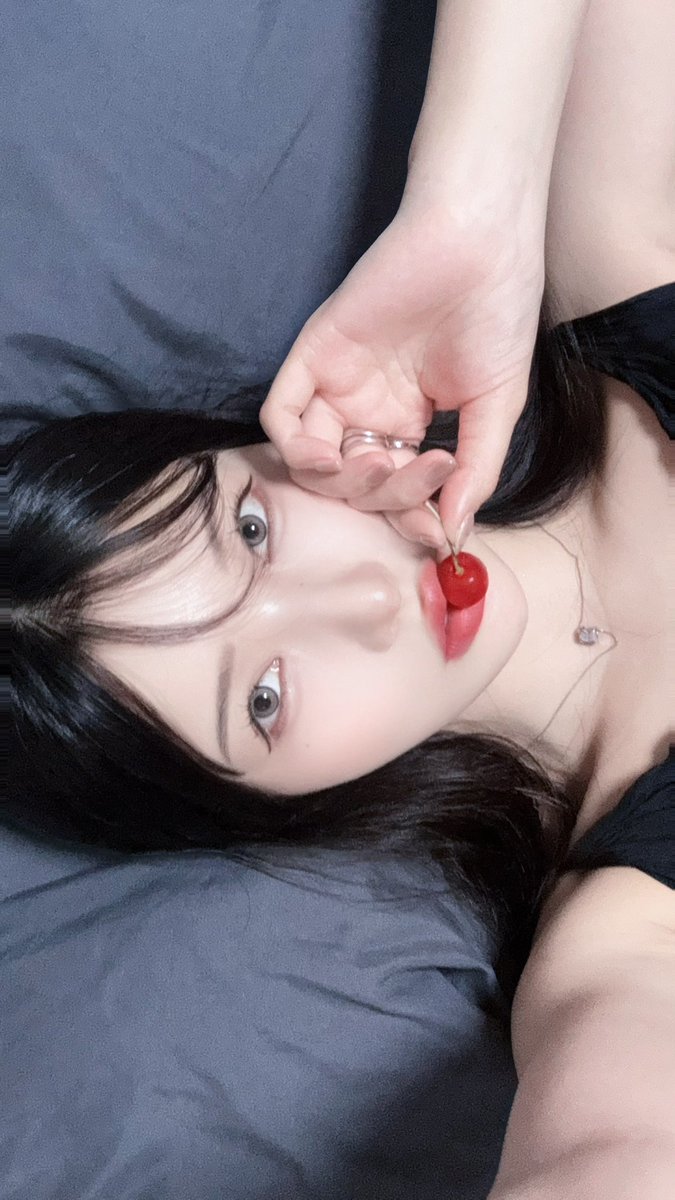 _kyaru_u's tweet photo. cherry🍒 https://t.co/Wo8h6qRu70
