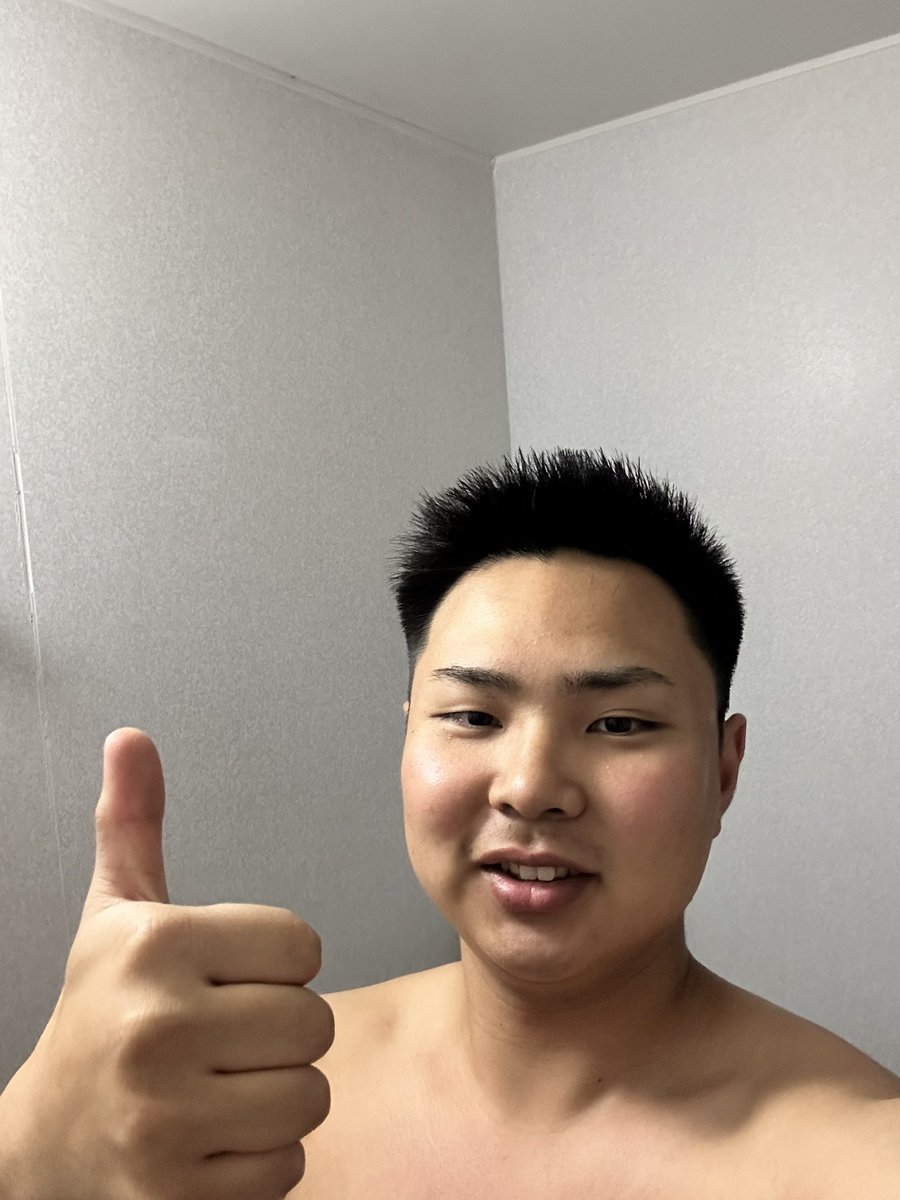 swimminggen2's tweet photo. なんか気づかなーい? https://t.co/PtLCOT5IrA