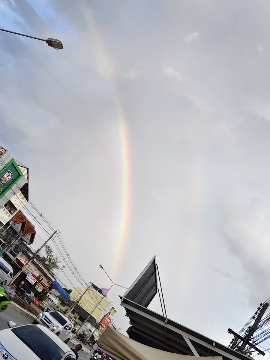 pumtippawan's tweet photo. รุ้งกินน้ำ🌈🌈 https://t.co/PXgNaSlZPc