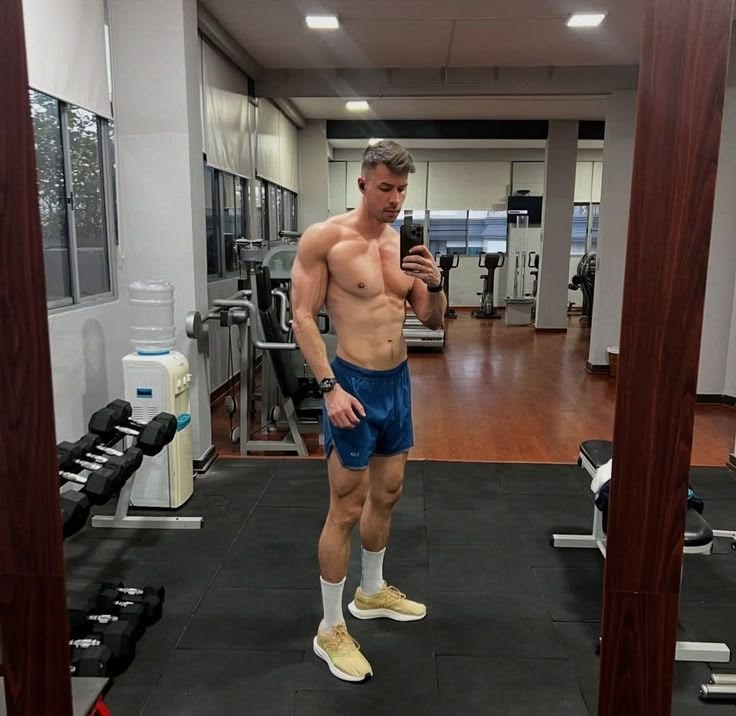 JohnWilsonvld5's tweet photo. Building the version of me I'm proud of, stronger than yesterday 💪 https://t.co/zigrMQpAw4