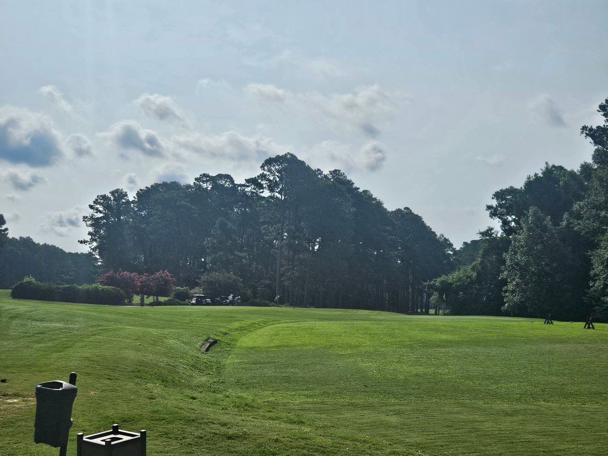 WillOAyers's tweet photo. Little golf with my younger brother yesterday!! Its amazing watching him play, he hasn't played much over the last 5-7 years, but you can tell he still got it. My mom always ask "who won"... she already knows the answer!!
#golf #family #beautifulweather https://t.co/pDBFwkRgSo