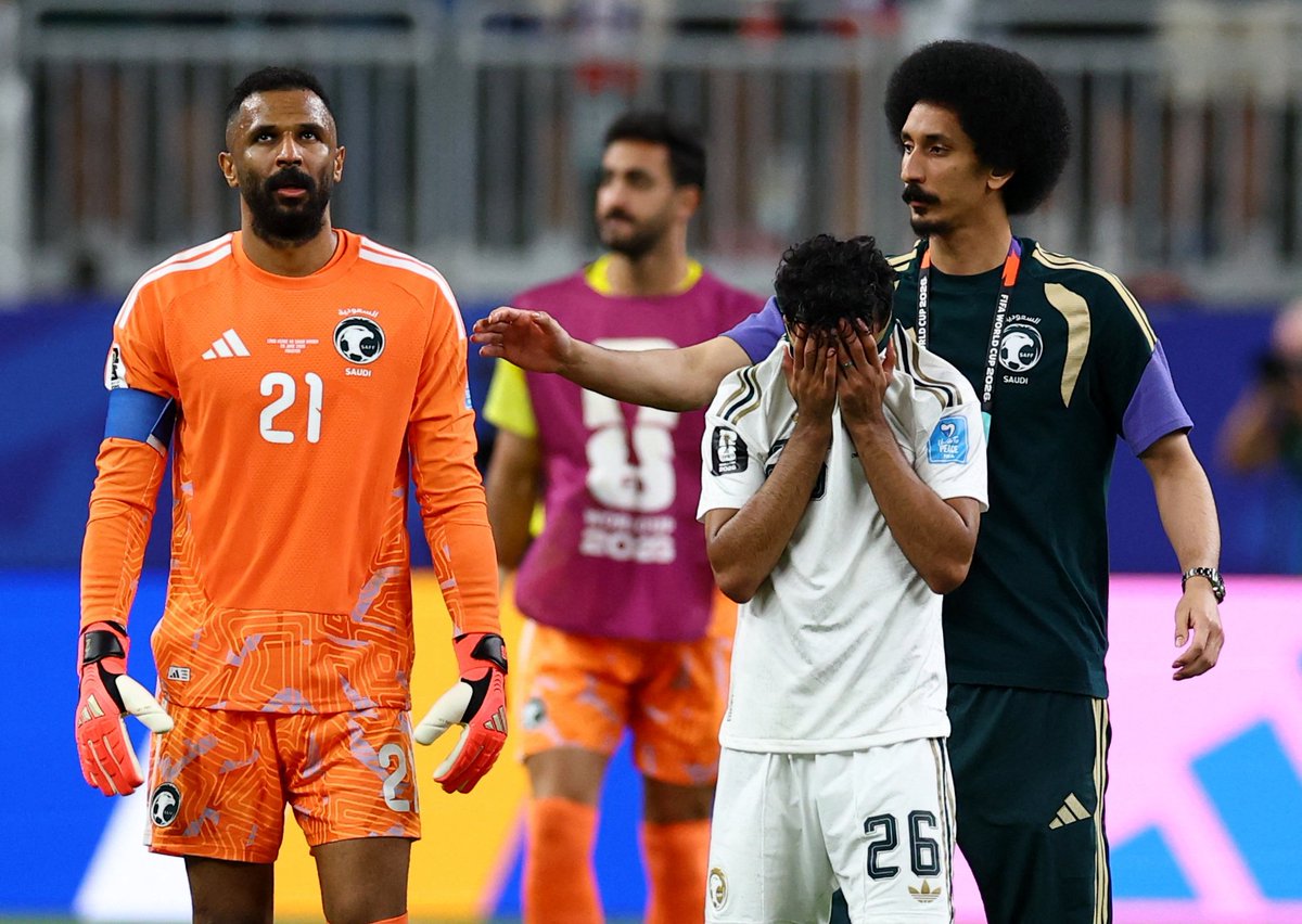 ALSHALANMO's tweet photo. نجح الاتحاد السعودي للسيارات والدراجات النارية في تنظيم فعالية للهجولة للحد من التفحيط العشوائي...

ويبقى السؤال: متى ينجح الاتحاد السعودي لكرة القدم في إخراج منتخبنا من «الهجولة الكروية» إلى طريق المنافسة الحقيقية؟

#السعوديه_الراس_الأخضر 
#هجولة https://t.co/Vh7MvR6HQ8