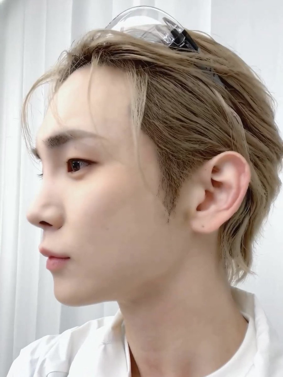 milkeyway0923's tweet photo. 난 키 옆모습이 ㄴㅁ 좋아...♡ 
콧대는 높은데 곡선으로 떨어지고 코끝이 동글동글함 뿅주딩이랑 보조개도 너무 아랑스러워 https://t.co/ahToGfznhU