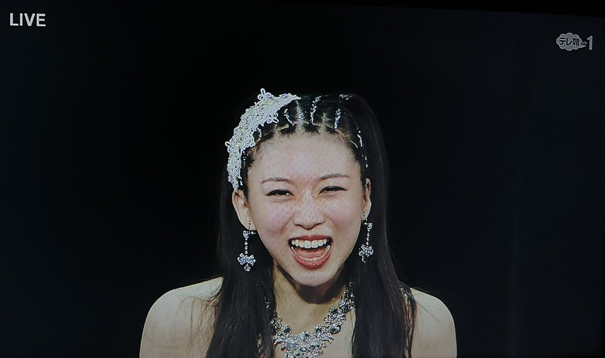 Supodoritime's tweet photo. 日本武道館　ラスト
真莉愛「･･････長い間!!!
くそお世話になりました!!!

この御恩は一生･･･!!!
忘れません!!!」 https://t.co/3y9XJMZQtU
