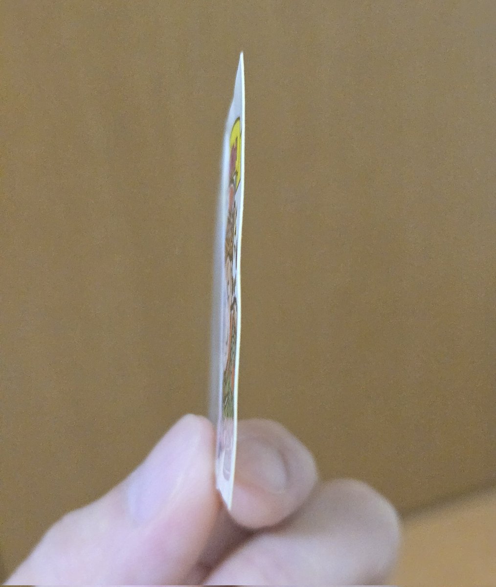 isoted334701's tweet photo. アイロンかければ歪みとれるんですかね？🤔 https://t.co/aPNGXBMJu8