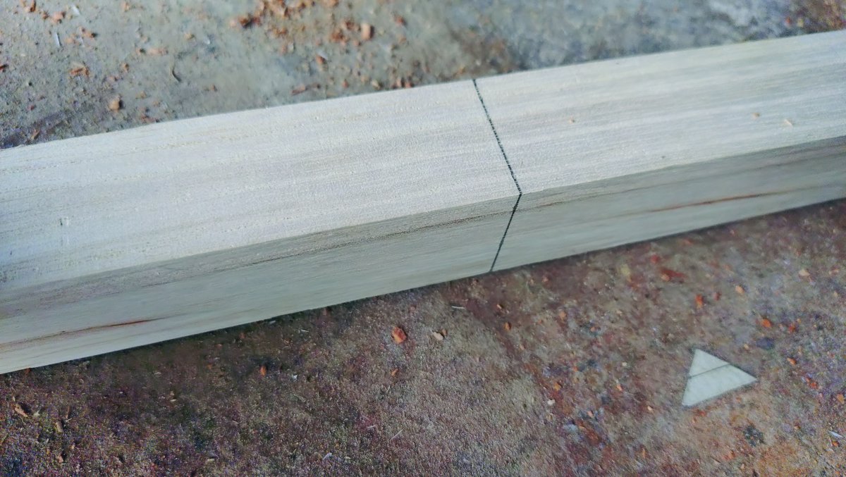 NoteTechnical's tweet photo. DIY
DIY
DIY
サシガネで角材の切断ラインを線引き https://t.co/xsKth2u02h