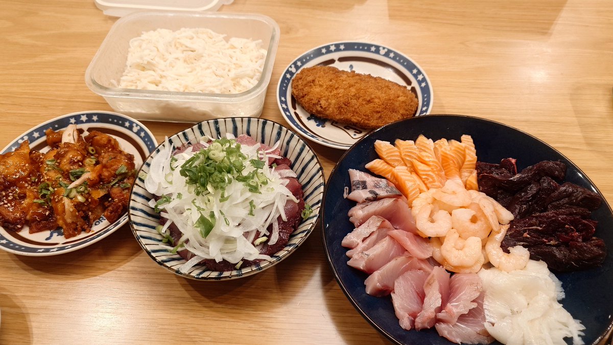 poponspas12's tweet photo. 大変満足感の高い晩酌でしたわぁ
ローストレッグにかぶりつける悦び https://t.co/gMxASKQCA4