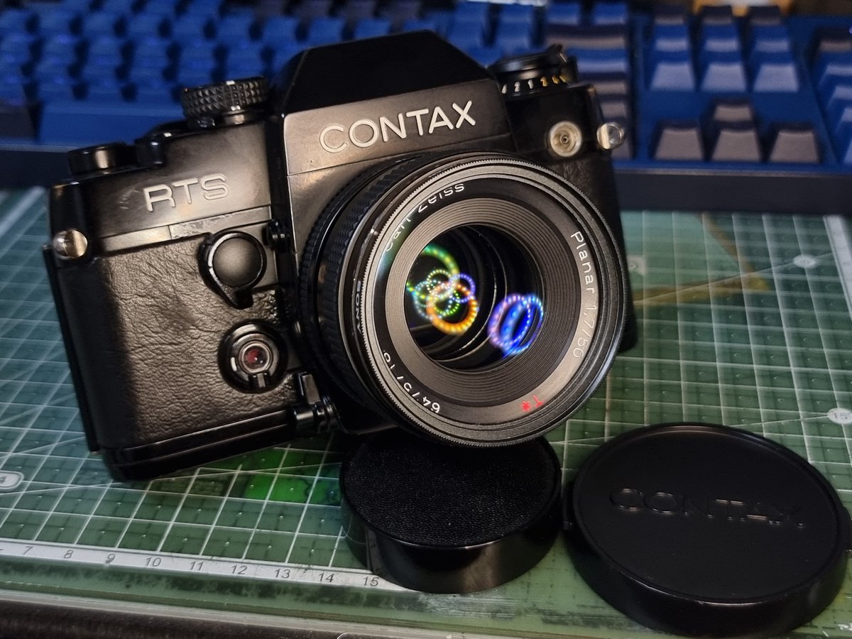 WindCrash65's tweet photo. 今日の戦利品
Pentax P50
Carl Zeiss Planar 50mm f1.7 AEJ https://t.co/2QZVA9nsMD
