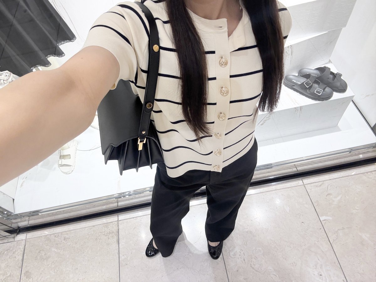 _emmecoco's tweet photo. #ootd 全身ZARAコーデ🖤 https://t.co/LyTNtLgBtm