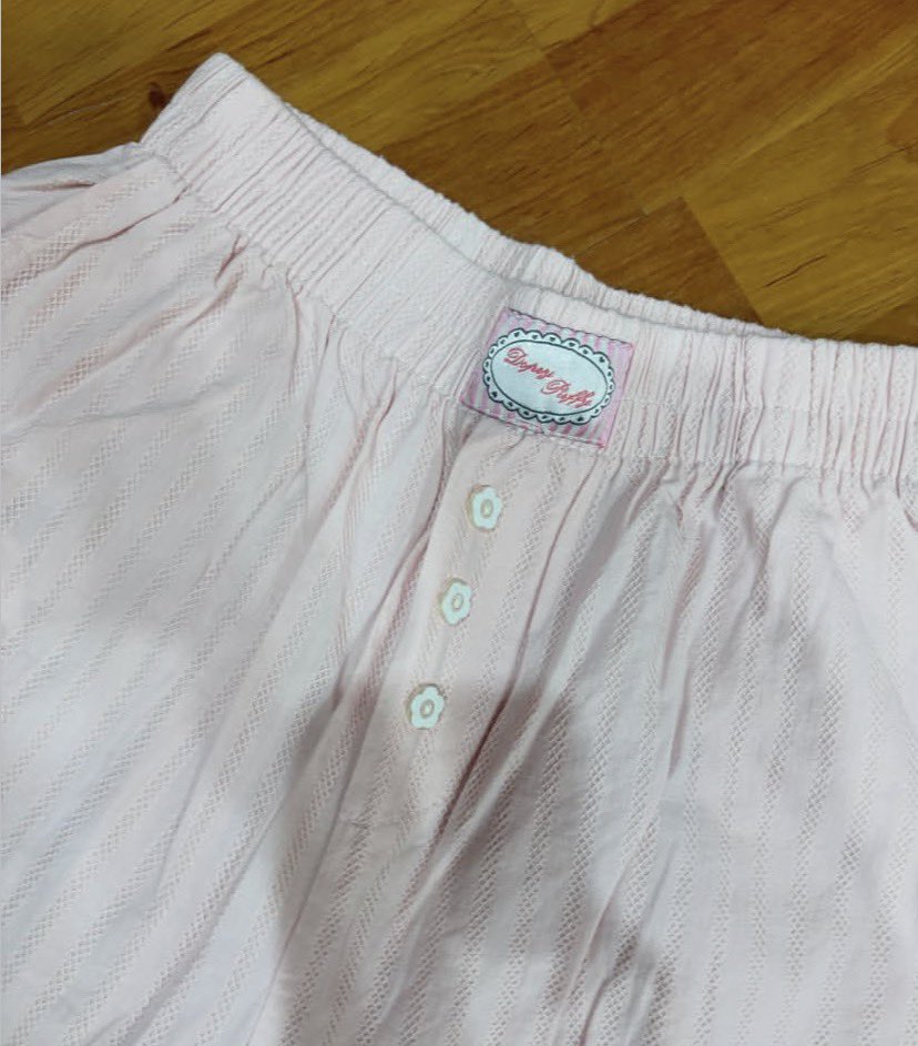 m_0ey3's tweet photo. ส่งต่อกางเกงใส่หนึ่งครั้ง dopay.puffy 100 #ส่งต่อเสื้อผ้ามือสอง #ส่งต่อเสื้อผ้า #เสื้อผ้ามือสอง #dopaypuffy https://t.co/TFM447Hk5v