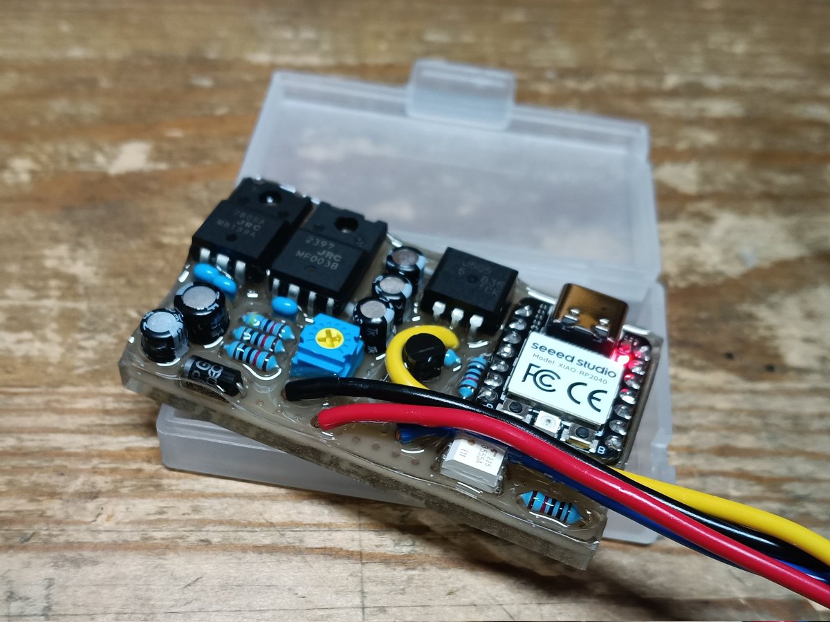 SBM206SH's tweet photo. レジン封止で3.6mA×4のちょい余裕見て20mAで温度テスト中…。 https://t.co/305RpewedP