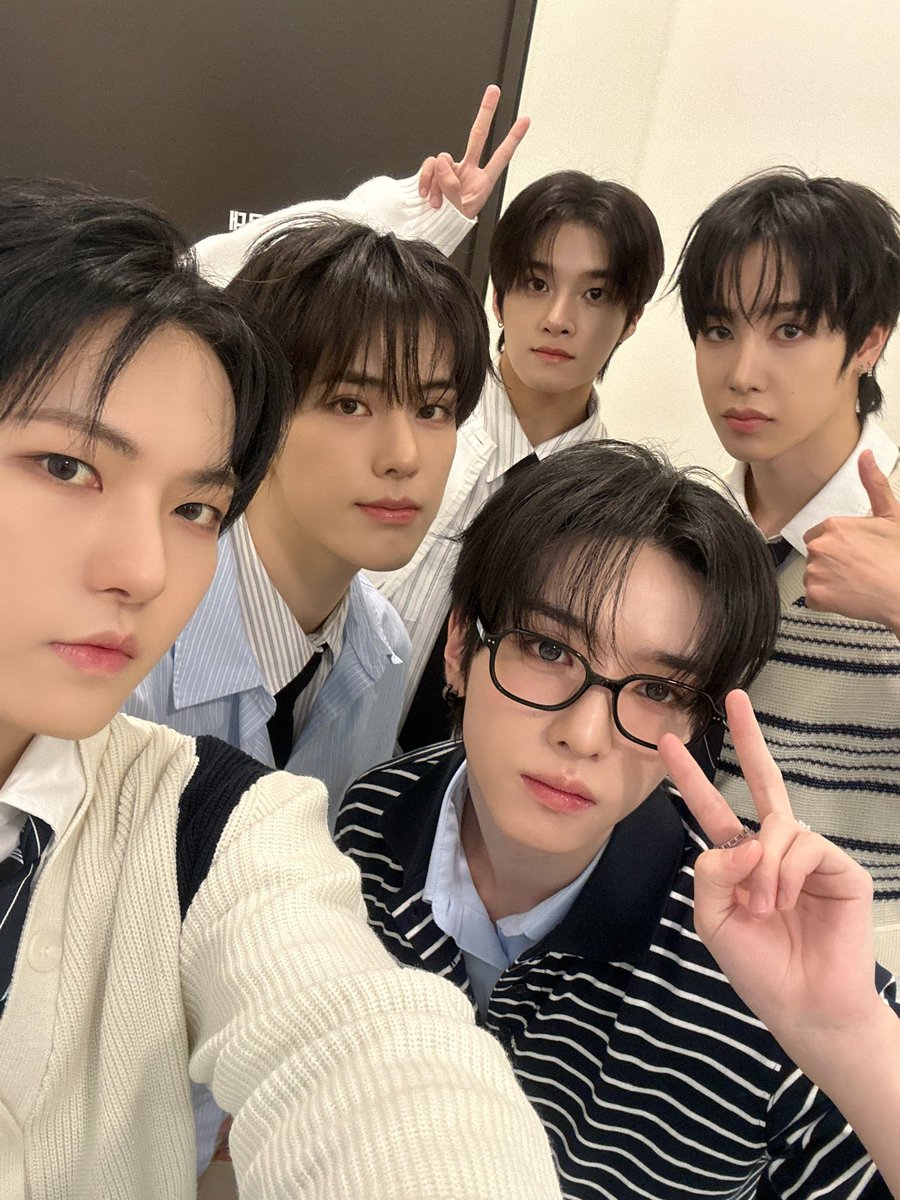 xikers_official's tweet photo. [👀] 260627 #road𝓨map

<2nd FANMEETING : road𝓨map to univer𝓍ity> SOUND CHECK

#Hi_kers👋 #xikers #싸이커스 #로디맵 #to_univer𝓍ity https://t.co/t0DsY4k1or