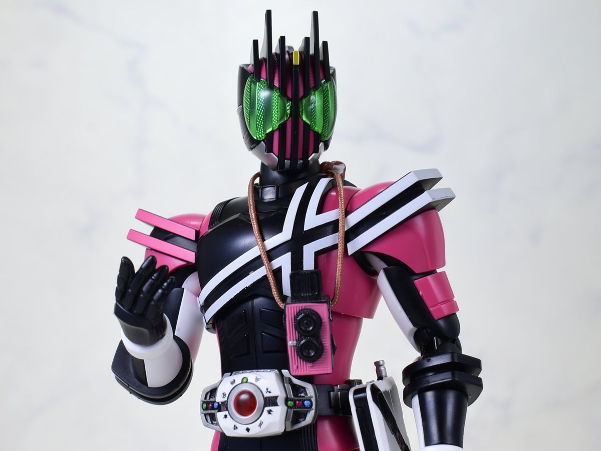 photo_roid2's tweet photo. 昔フォロワーさんに貰ったガチャガチャの士のカメラを持たせたよ

いい感じ✨

 #フォトロイド
 #フィギュア撮影友の会
 #仮面ライダーディケイド https://t.co/il7zYdJ7Rp