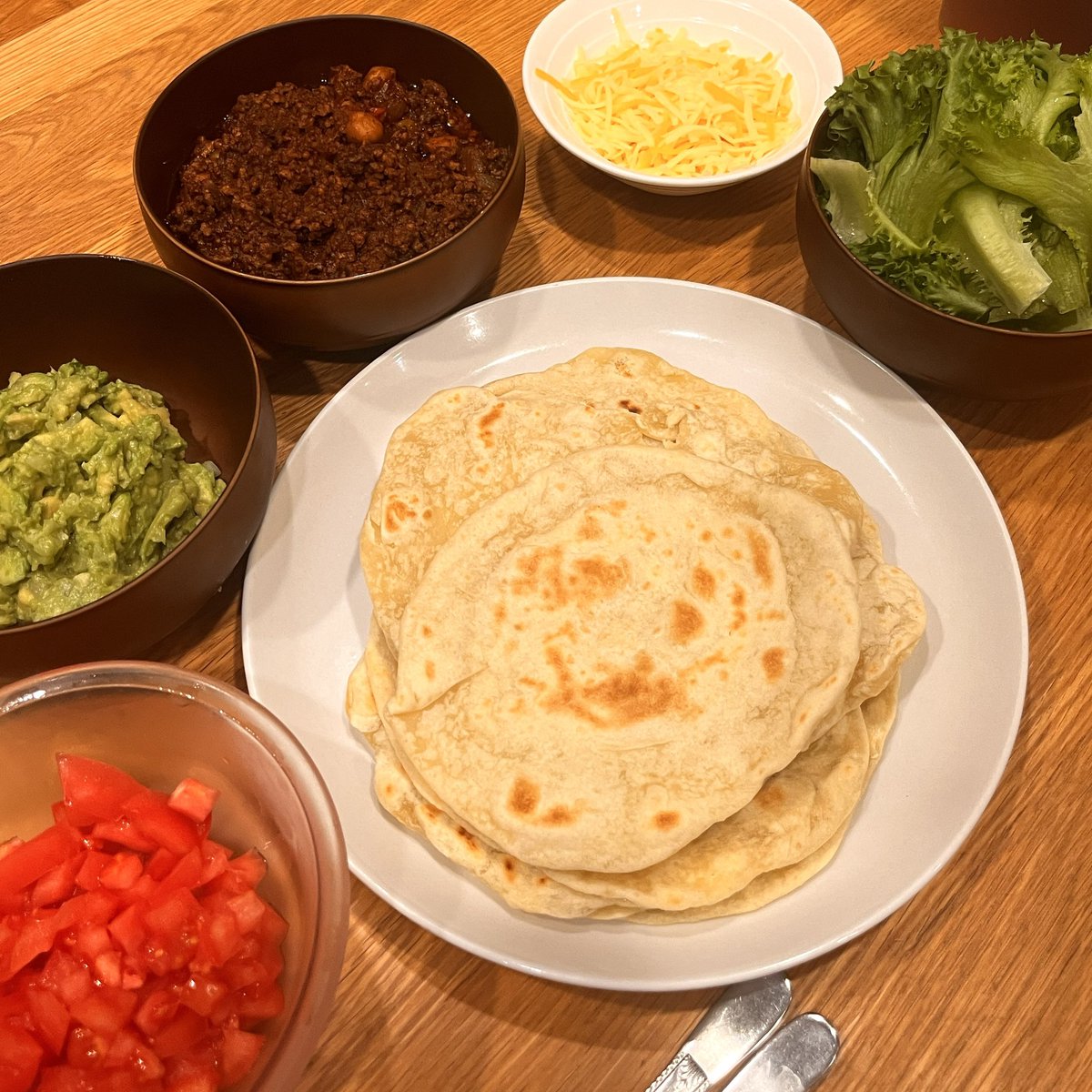 jatikkcy's tweet photo. 息子とタコス🌮を作ってみた。
いちもはだいたいタコライスだけど https://t.co/7IZ1nB0ujZ
