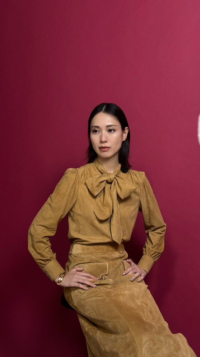 erikatodastaff's tweet photo. 「marie claire」
本日発行されました✨

全4ルックありますので、ぜひご覧ください🙌

https://t.co/QzptGLybOo

#marieclaire
#gucci 
#戸田恵梨香

オフショット🤎 https://t.co/BE154KWZ7P