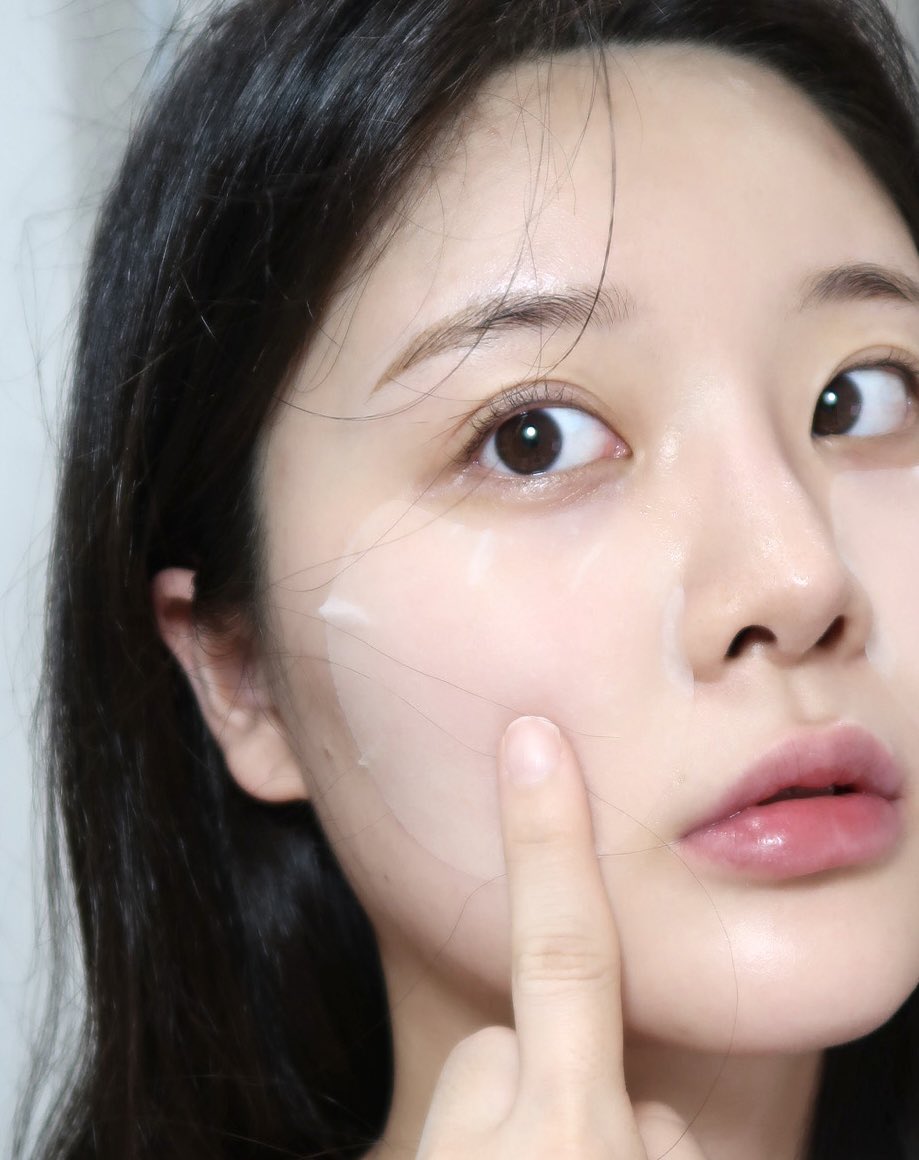 naneebeauty's tweet photo. [제품제공] #RT이벤트 
#RT + #팔로우 5분에게 스킨 1004(@SKIN1004_KOR)
[ 센텔라 퀵 카밍 패드 본품 리필 세트 ]를 드려요!

이미 한 통 쓰고 있는 여름철 베이스 치트키!
피부 열감 싹 낮춰주는데 크기까지 커서
손이 정말 잘 가는 템이거든요 ㅎㅎ

⋆.˚⋆ ˚｡ 스킨1004 x 네이버 넾다세일 ⋆.˚⋆ ˚｡
6/22(월) ~ 7/5(일)까지 최대 42% 할인!
https://t.co/CdqmKDxD0T

*당발 7/3(금)

타래로 っ ̫ -˘◝✩