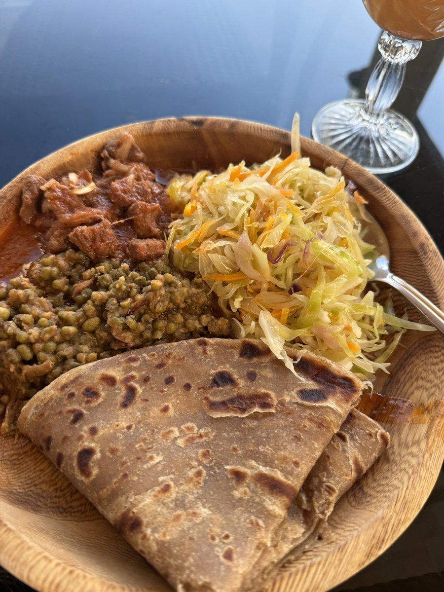 SomoinaKapeen's tweet photo. Mnakula nini? First meal of the day for me. https://t.co/JeY8J1Q1vU