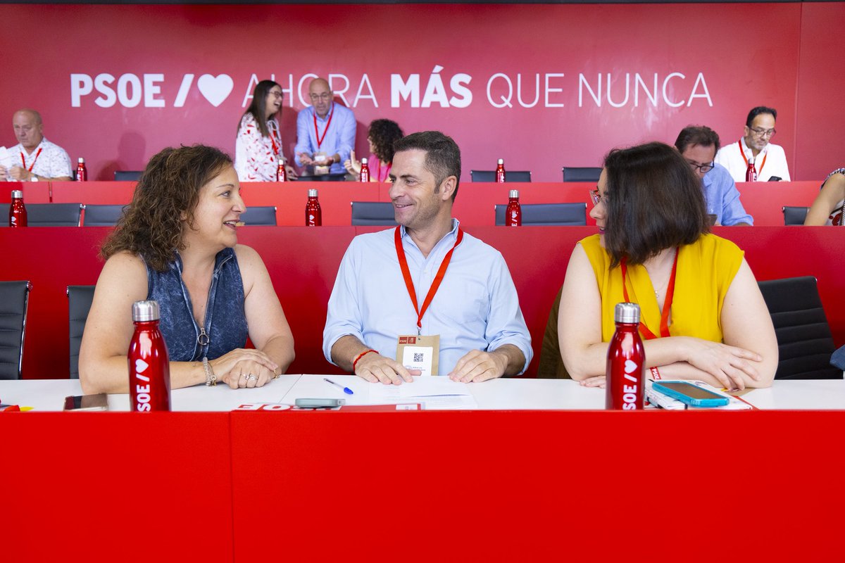 IratxeGarper's tweet photo. Gobernar no es solo resistir; gobernar es seguir mejorando la vida de la gente de nuestro país.

Merece la pena no dejar a nadie atrás. Merece la pena seguir defendiendo una España comprometida con los valores europeos.

Más derechos. 
Más Estado del bienestar. https://t.co/lszEnBbHdX