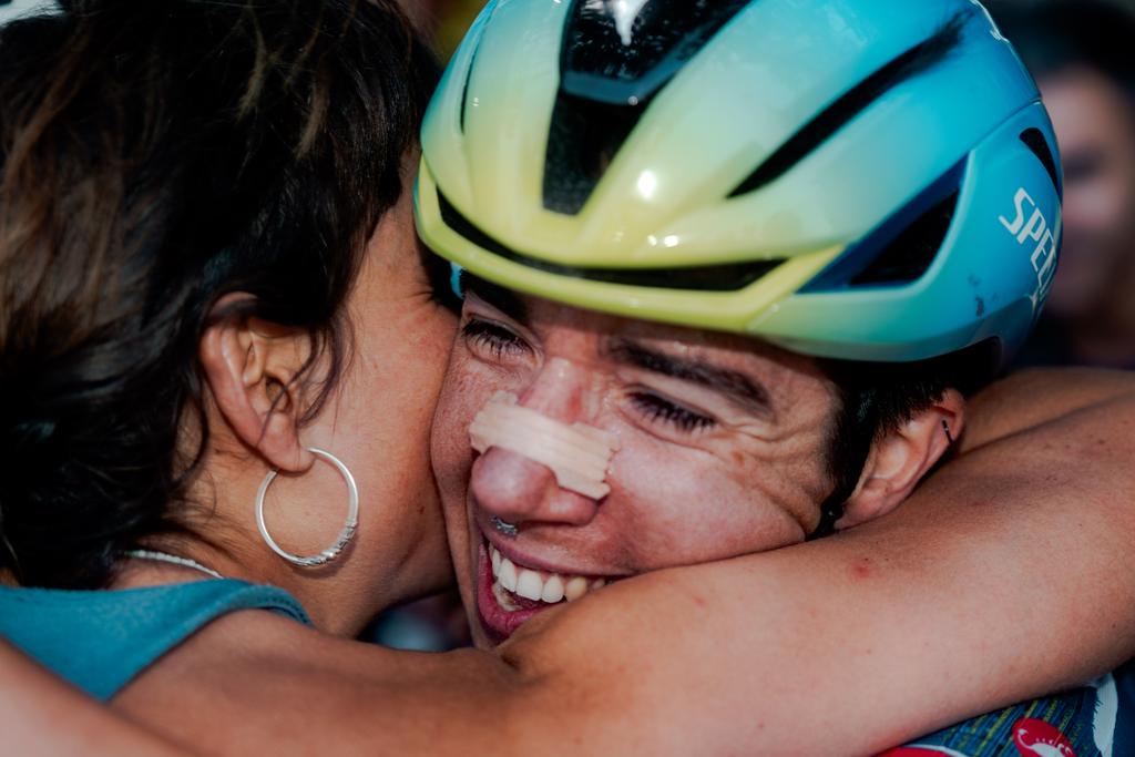 EsenciaCiclista's tweet photo. 🇪🇸🏆 Mireia Benito se proclama Campeona de España 

👊 Atacó en los últimos metros para completar el doblete CRI y ruta

🔝 Sara Martín se lleva la plata y Paula Ostiz el bronce

#EsenciaCiclista #ciclismo #cycling 
📸 RFEC https://t.co/hKf44a0qAr