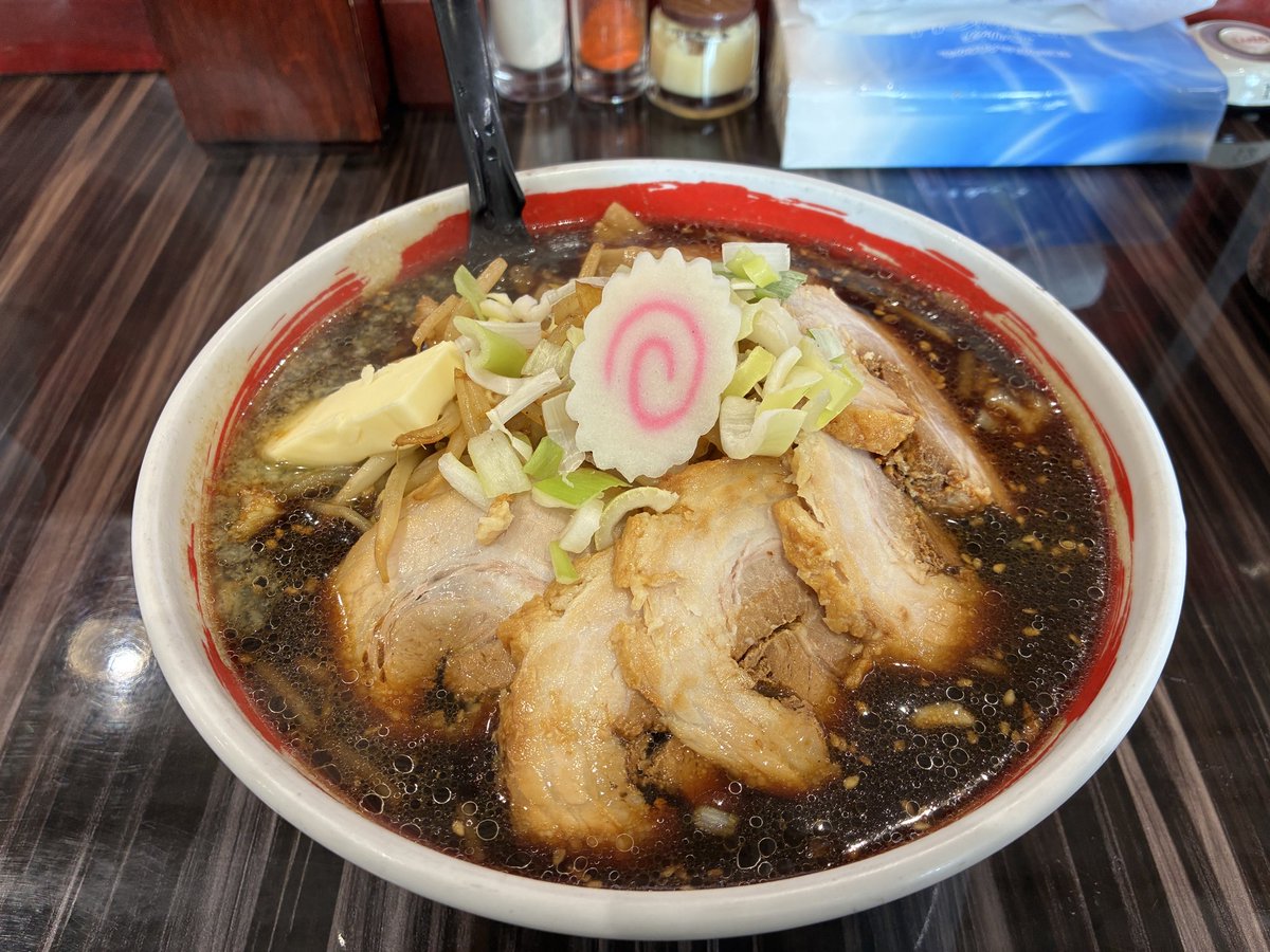 taa_Shina's tweet photo. 北海道民しか知らないラーメン屋
「さんぱちラーメン」

めちゃくちゃおいしいのになんで東京にないのか

謎

私はバター醤油ラーメンが好きです。 https://t.co/PqXKwtCtVn