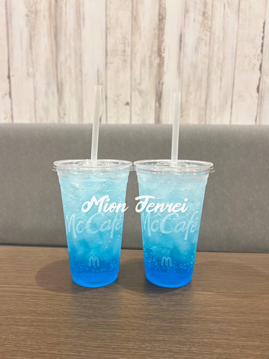 tenrei_mion's tweet photo. こんばんみょんみょん🪽
かんぱーい🥂
地震、台風は大丈夫でしょうか?
FIFAワールドカップ2026🏆サッカー日本代表⚽️決勝トーナメント進出おめでとうございます✨
#美音の撮る乾杯ドリンク
#今日の乾杯ドリ #あのてん
#MCcafe #マックフィズ
#天玲美音 https://t.co/rWH8BQuosj https://t.co/DdzOOVngsN