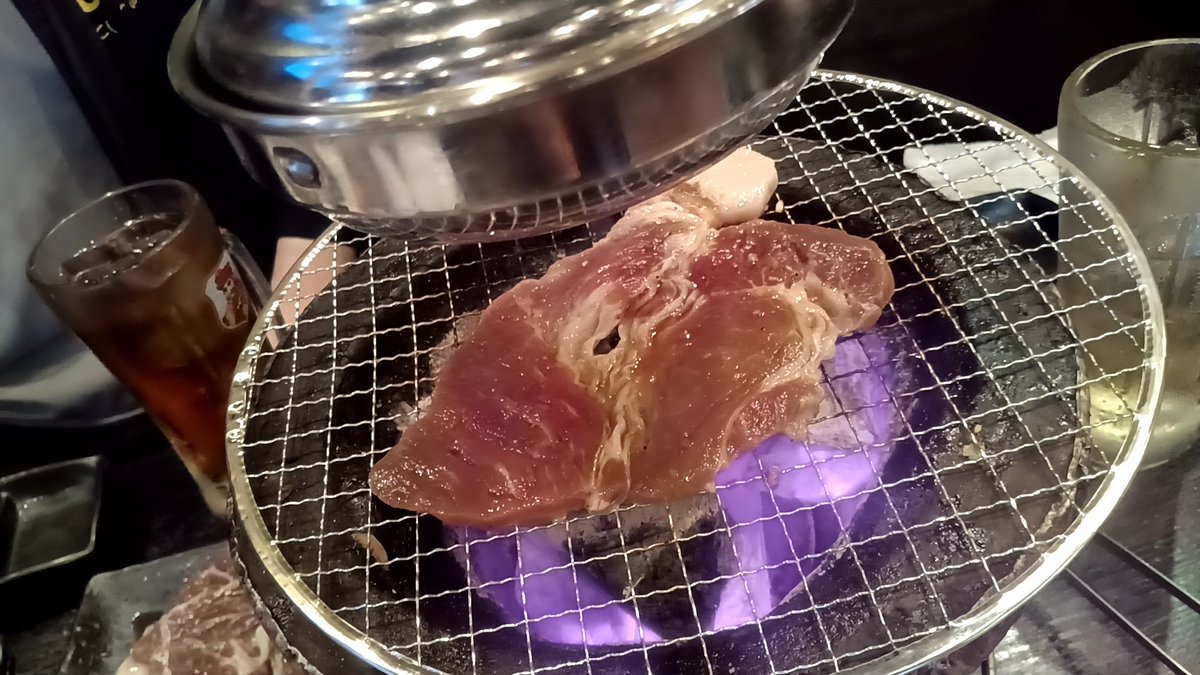 LobotomyVtuber's tweet photo. 皆さんお久しぶりです
ちょっと何人かでご飯行ってきた https://t.co/6aapoiFOgL