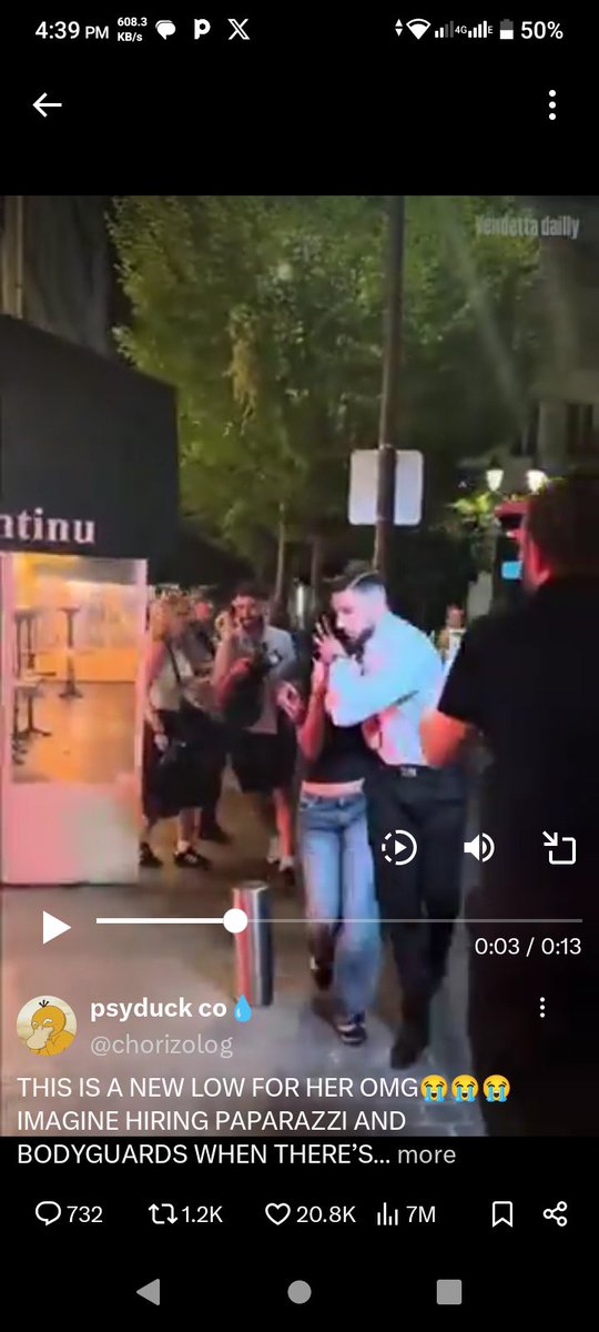 obirkimyager's tweet photo. THIS IS A NEW LOW FOR HER OMG😭😭😭 IMAGINE HIRING PAPARAZZI AND BODYGUARDS WHEN THERE’S LITERALLY ONLY 10 PEOPLE ON THE STREETS😭😭😭
https://t.co/x0dG8LXEiW https://t.co/ZOwyUNSl09