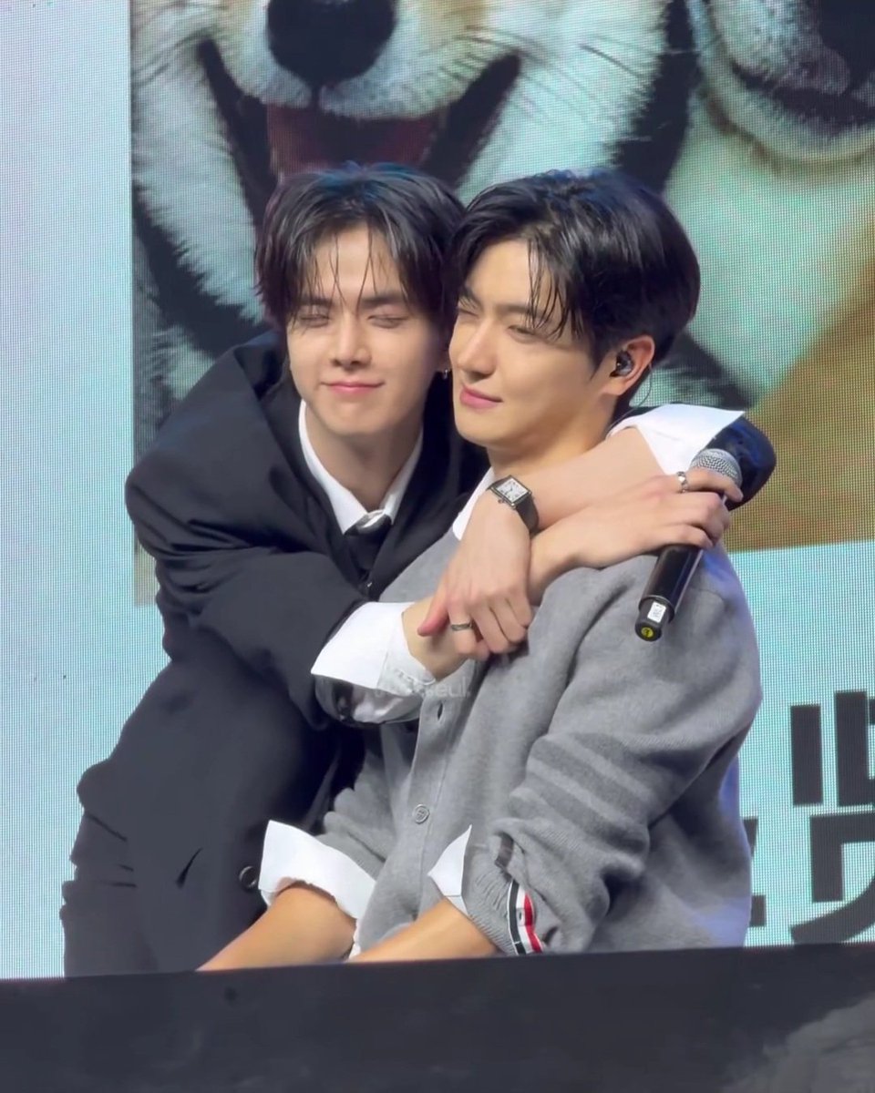 hxxn2467_'s tweet photo. 압도적똥깨하나 https://t.co/52LMo9gyeG
