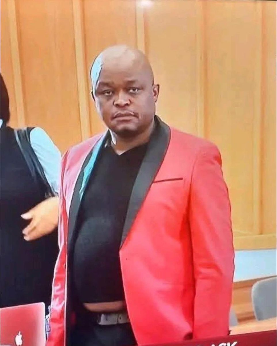 LungeloBeks's tweet photo. @Constitution_94 Uyayibona nje ikaka ye Paid tweet https://t.co/Ea3S2kTtCk
