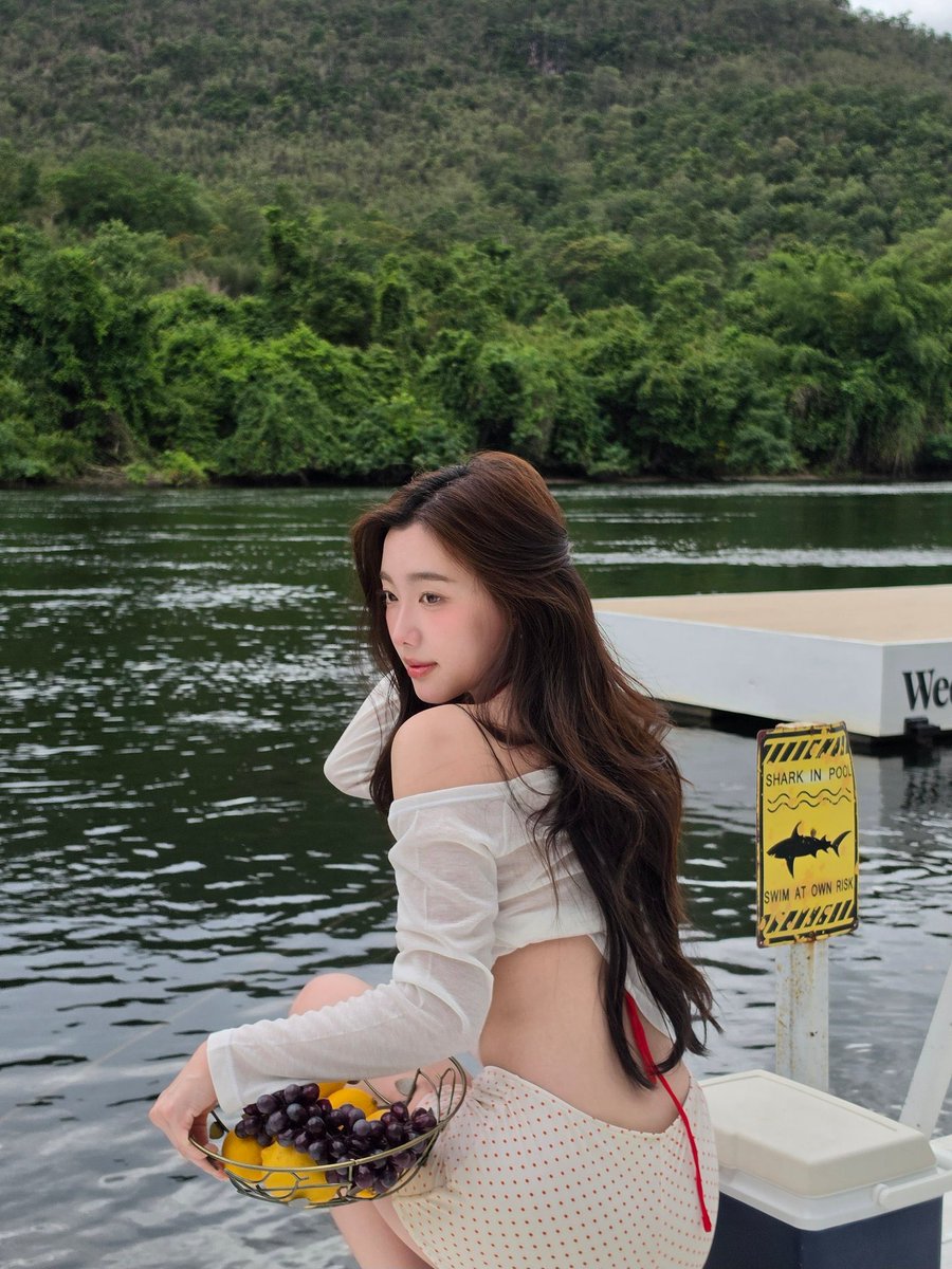 mapieyk's tweet photo. แล้วชั้นเจอ 2 รูปนี้ทวีตต่อกัน กุจะรั่ว 555555555555555555555555555 https://t.co/beDW6iVTrn