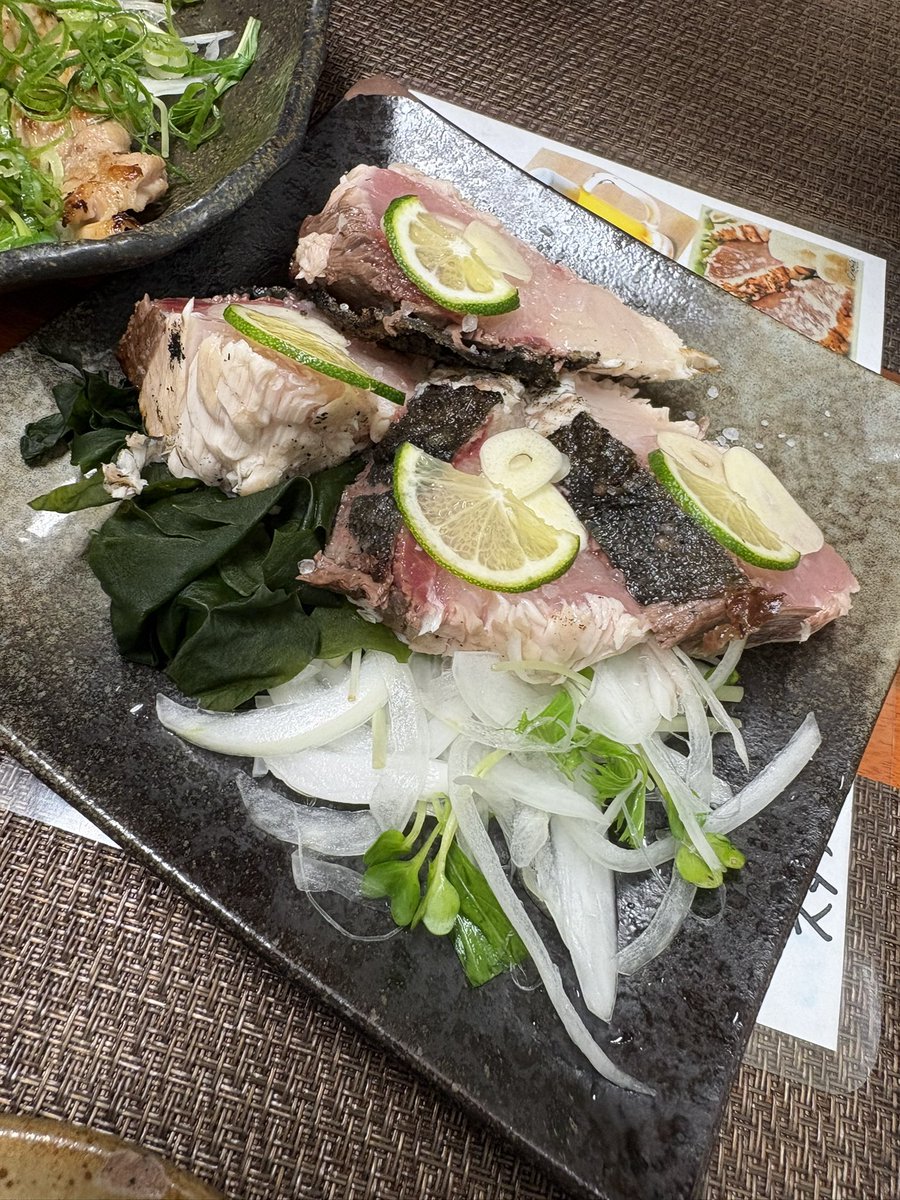 svgget's tweet photo. いちすけと毎週飲んでる https://t.co/NynwYujM65