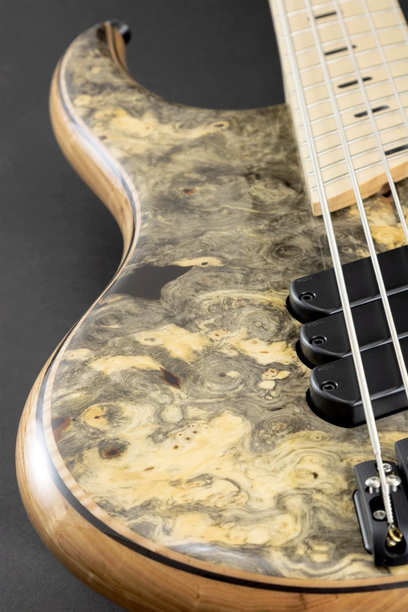 Val_0317's tweet photo. MY NEW GEAR. ✨
Dingwall Z3 Custom. https://t.co/fpFYAR7HR8