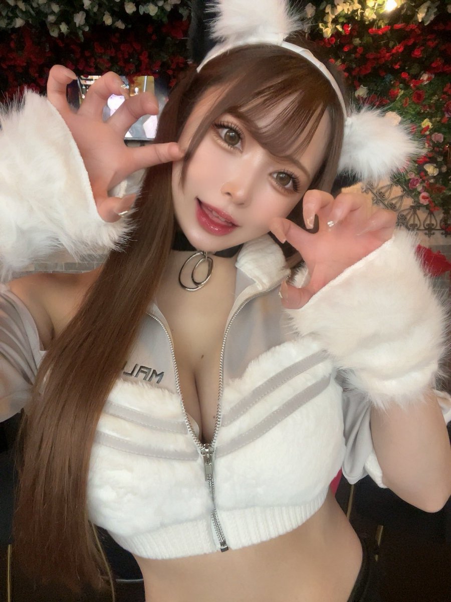 CM_mone32's tweet photo. ご主人ｻﾏ、おかえり！🐾 https://t.co/l6hFUVgILm